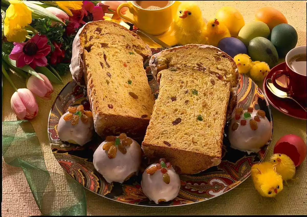 Russian Easter Paskha, Traditional Curd Easter Cake Stock Image - Image of  festive, church: 137802107